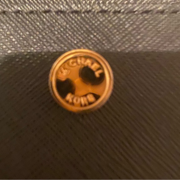 Michael Kors leather continental wristlet - Picture 2 of 5